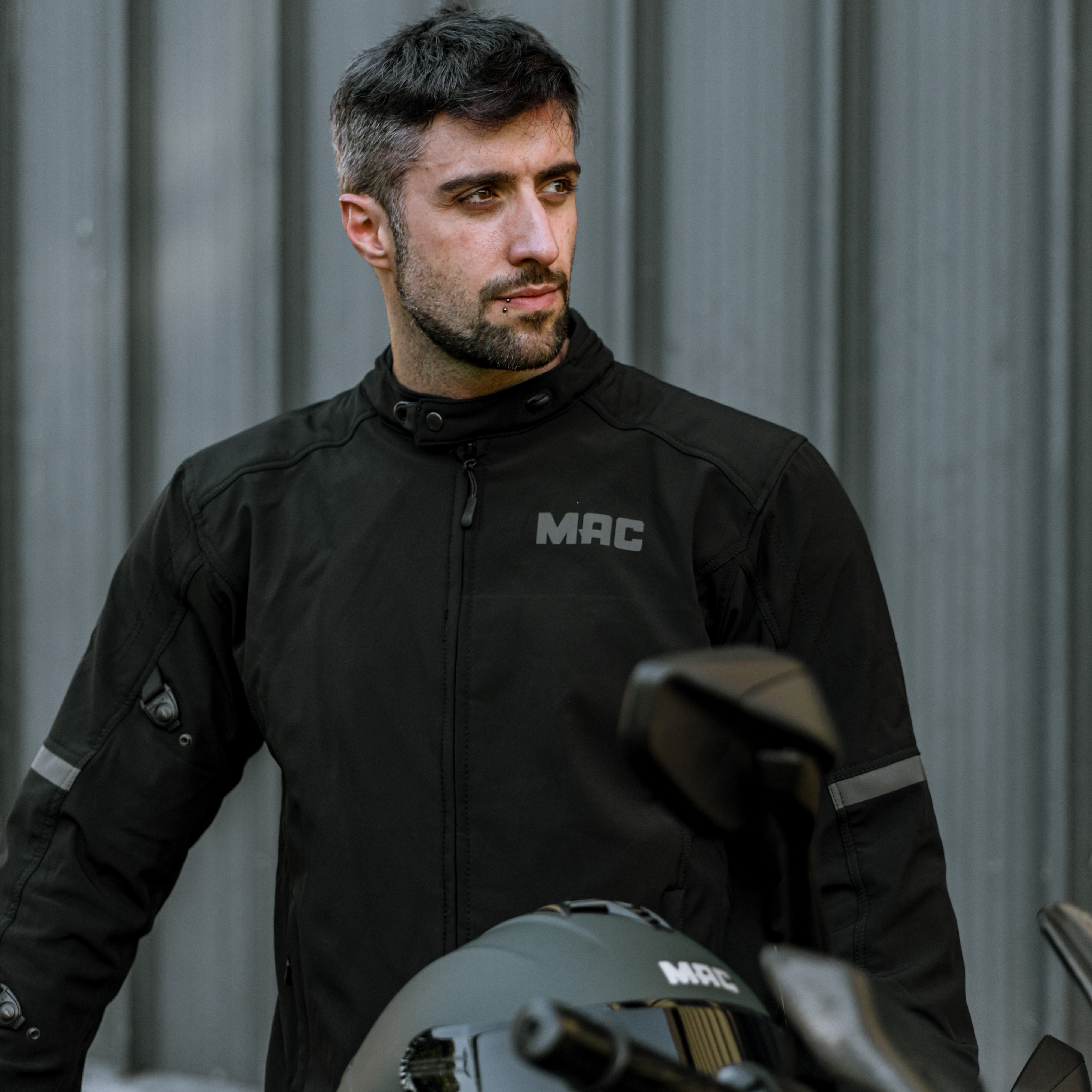 Campera MAC Urban Hombre Negro